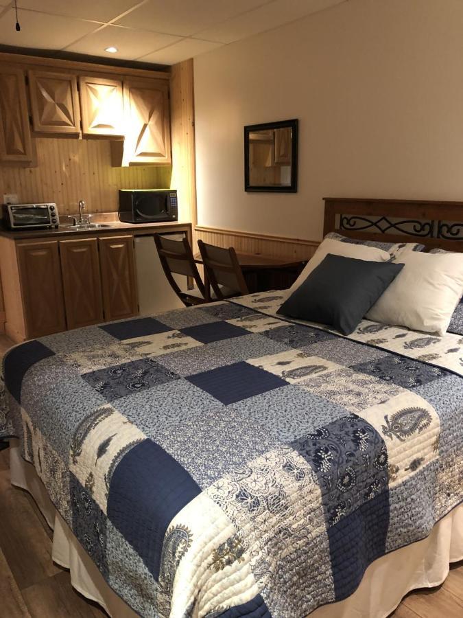 טאדוסאק Hotel Sous La Croix 152725 מראה חיצוני תמונה