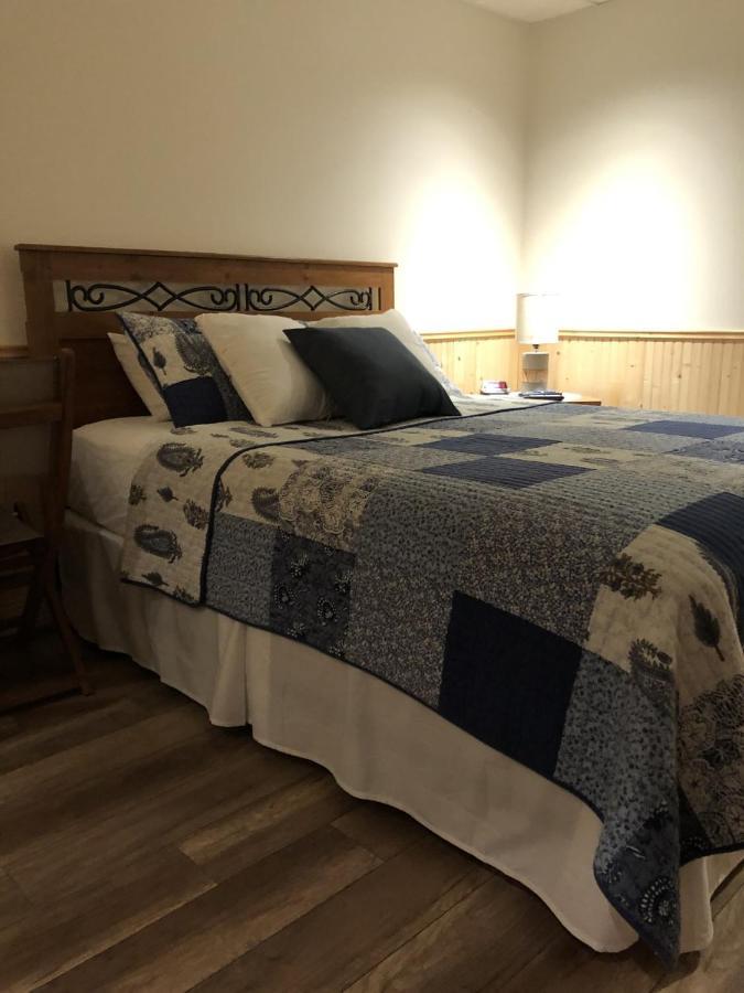 טאדוסאק Hotel Sous La Croix 152725 מראה חיצוני תמונה