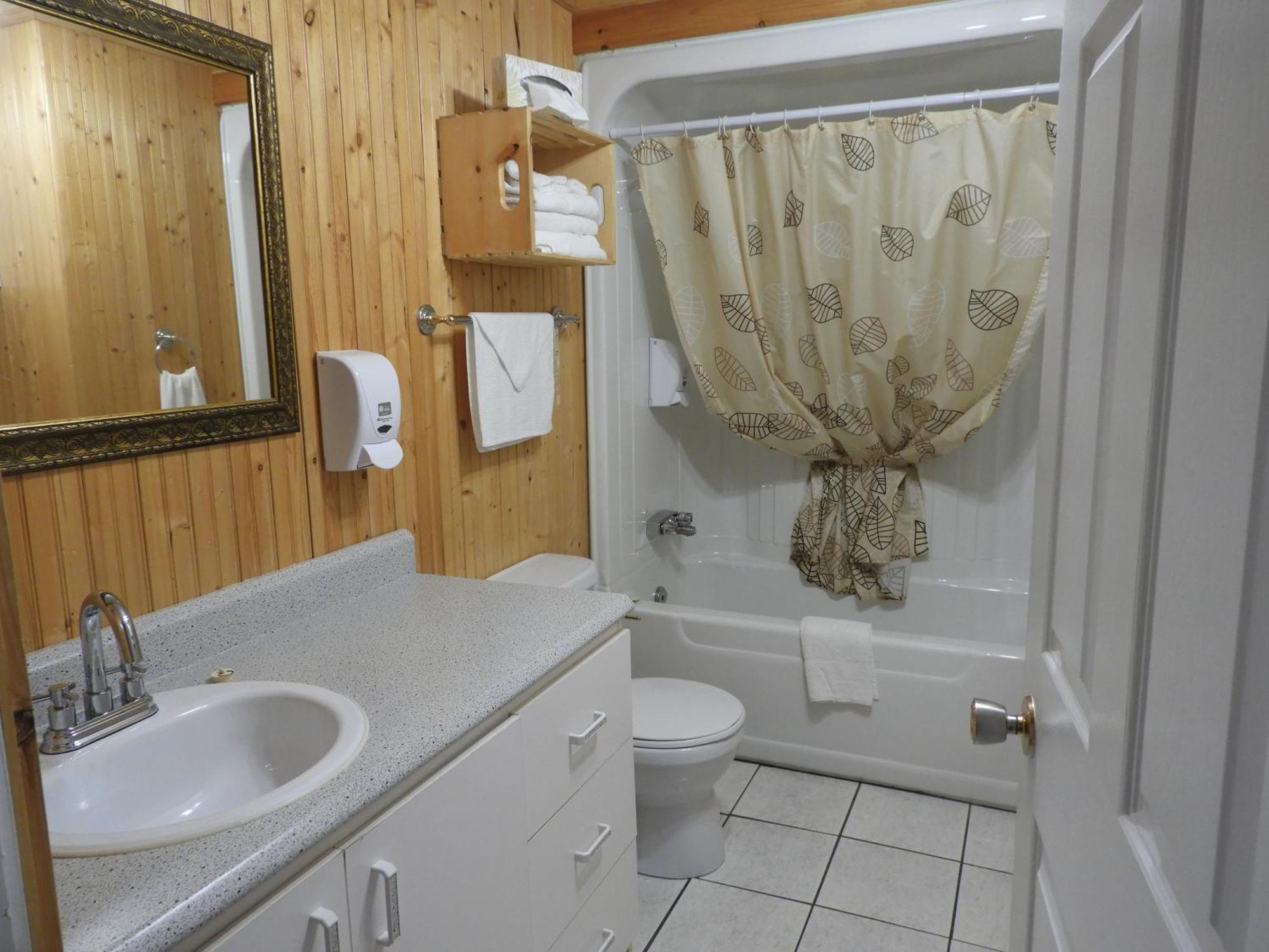 טאדוסאק Hotel Sous La Croix 152725 מראה חיצוני תמונה