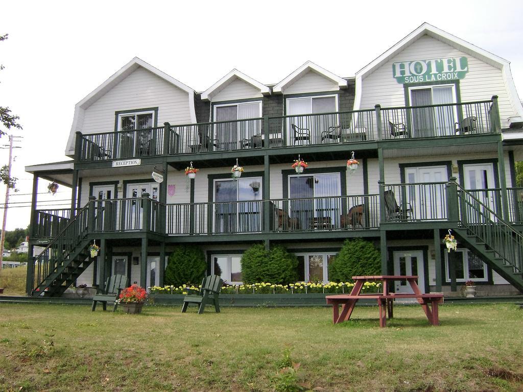טאדוסאק Hotel Sous La Croix 152725 מראה חיצוני תמונה