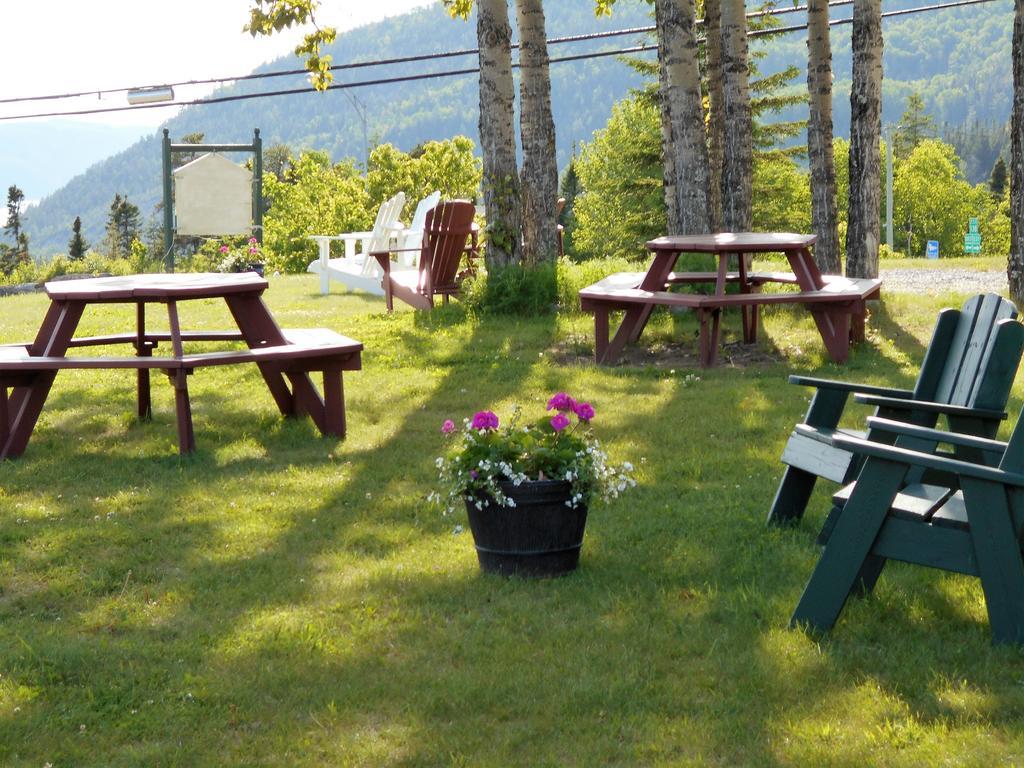 טאדוסאק Hotel Sous La Croix 152725 מראה חיצוני תמונה