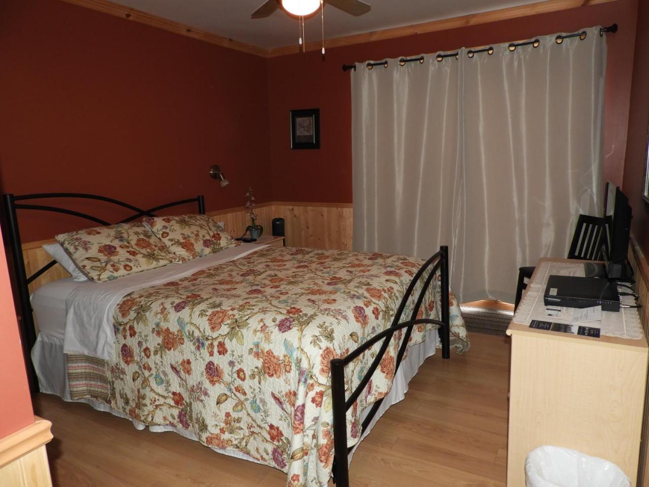 טאדוסאק Hotel Sous La Croix 152725 מראה חיצוני תמונה